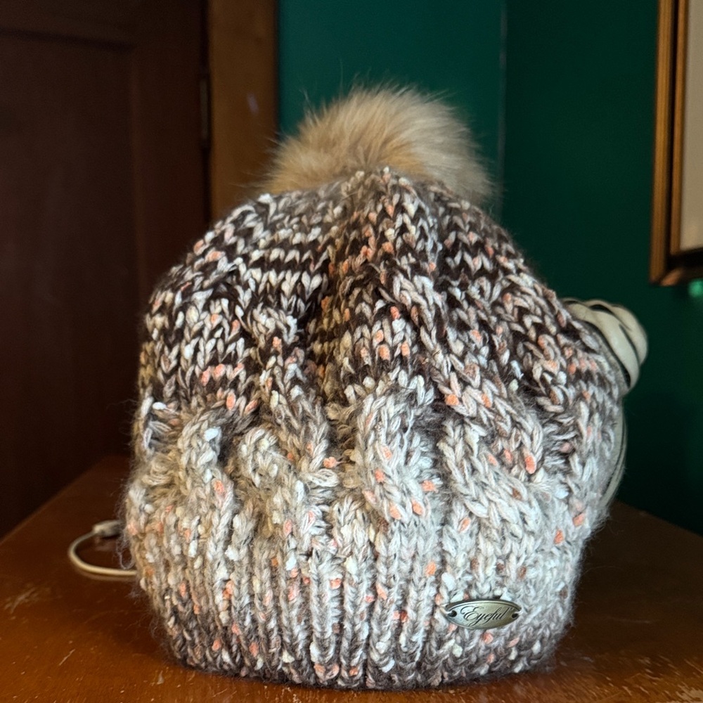 🧸🍦🍑Eyeful Soft Pink Knit Beanie with Pom